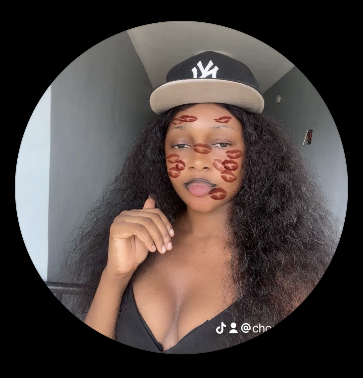 Chomzy Virtue (Nigeria)